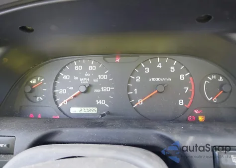 2001 Nissan Altima Gxe z USA, uszkodzony, nr VIN 1N4DL01D51C241388